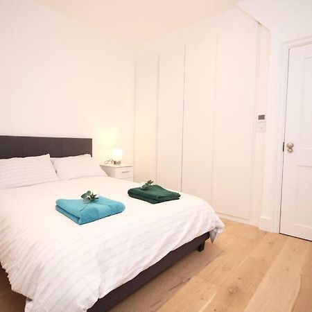 Appartamento Lovely Flat In Baker Street Londra Esterno foto
