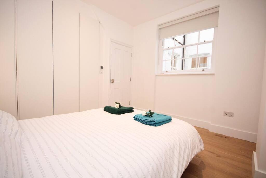Appartamento Lovely Flat In Baker Street Londra Esterno foto